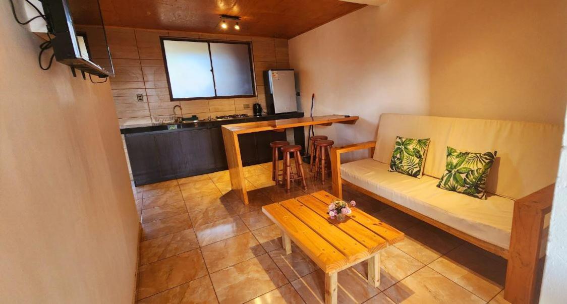 Apartamentos Tupuna Lodge Hanga Roa Esterno foto