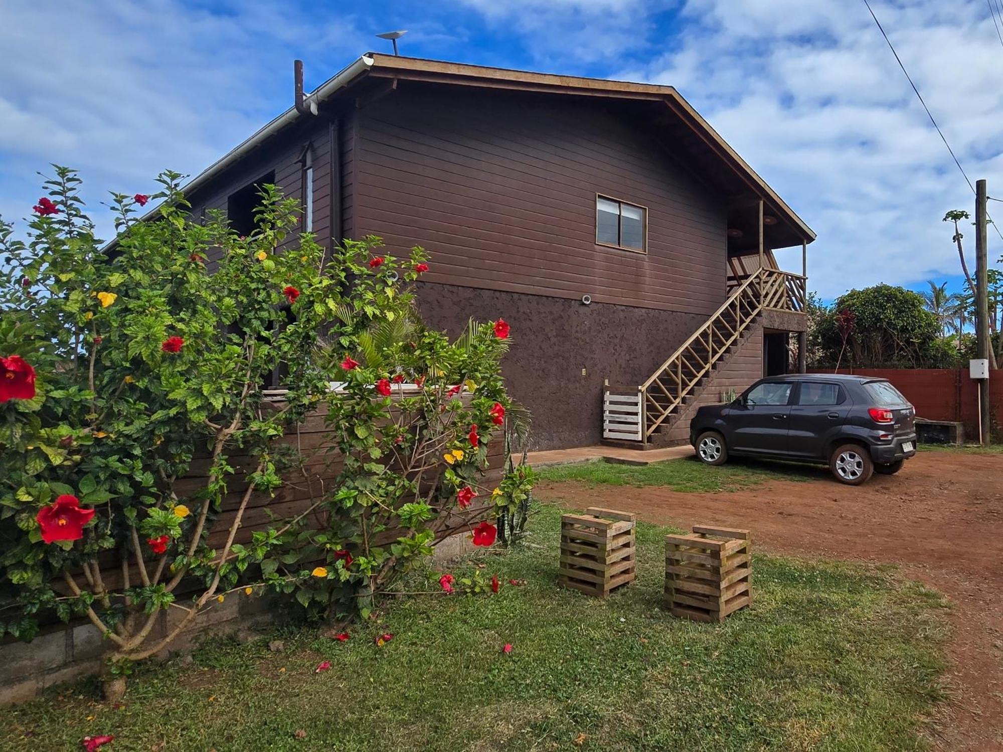 Apartamentos Tupuna Lodge Hanga Roa Esterno foto