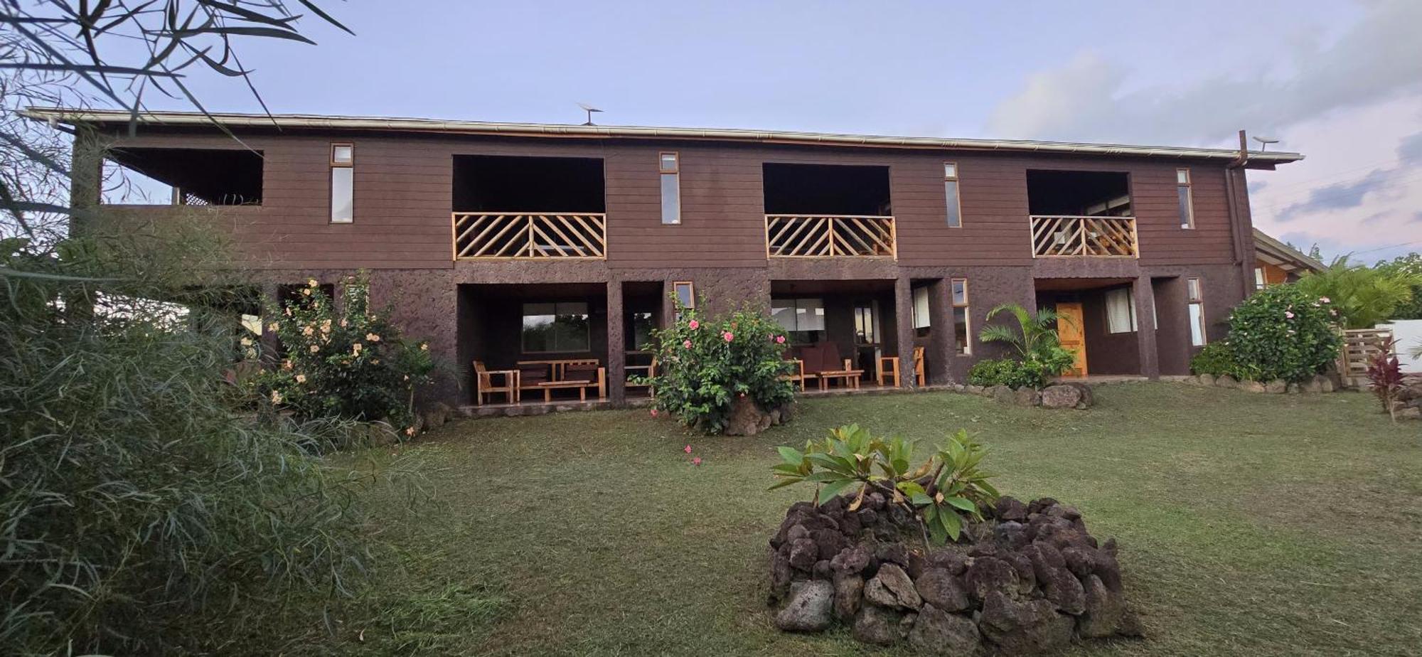 Apartamentos Tupuna Lodge Hanga Roa Esterno foto