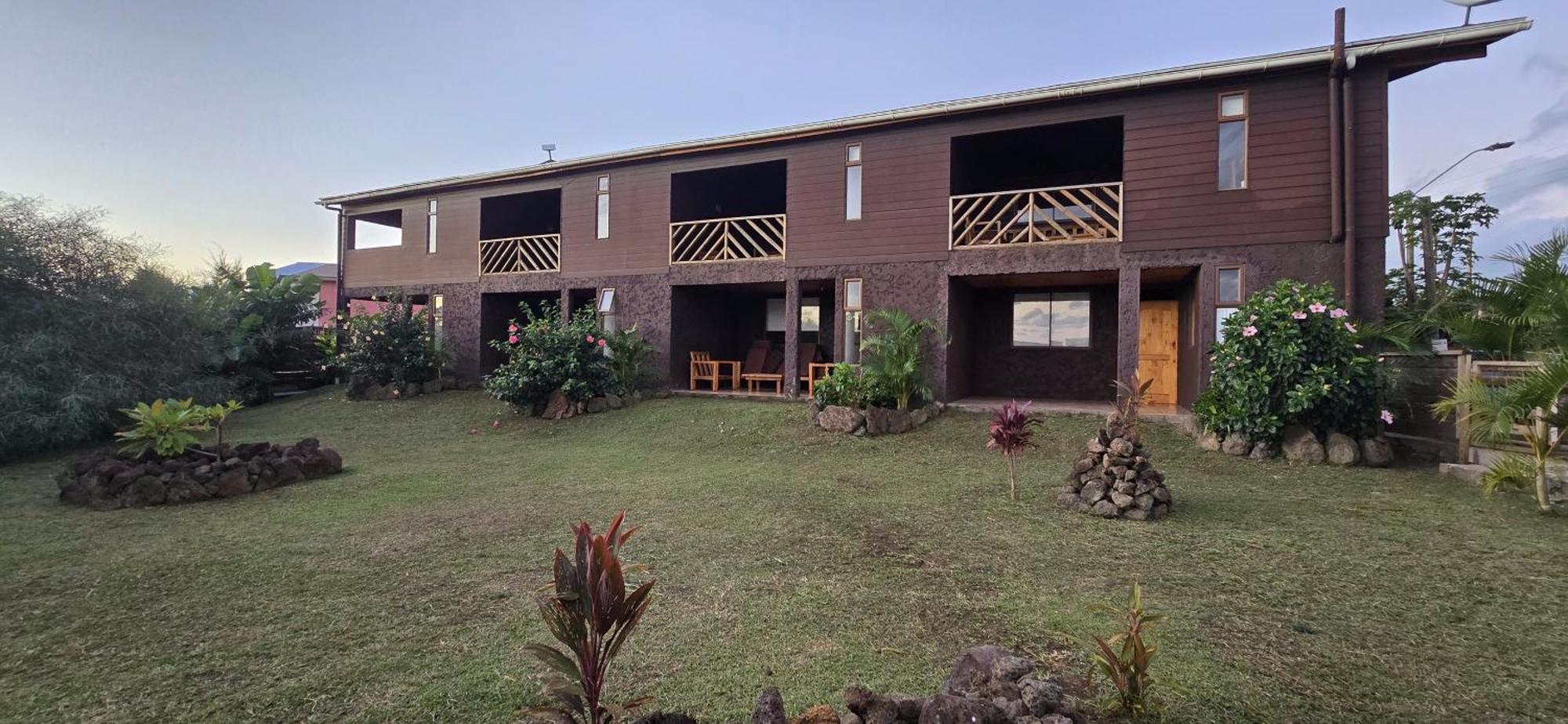 Apartamentos Tupuna Lodge Hanga Roa Esterno foto