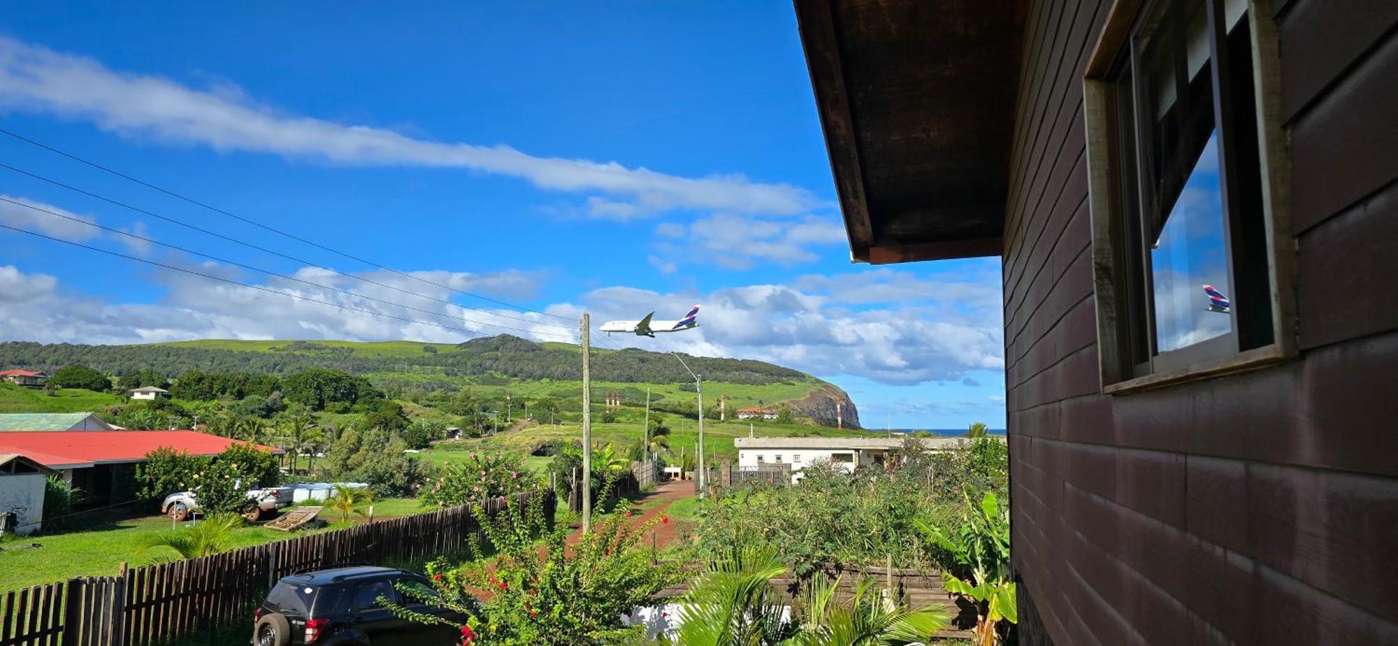 Apartamentos Tupuna Lodge Hanga Roa Esterno foto