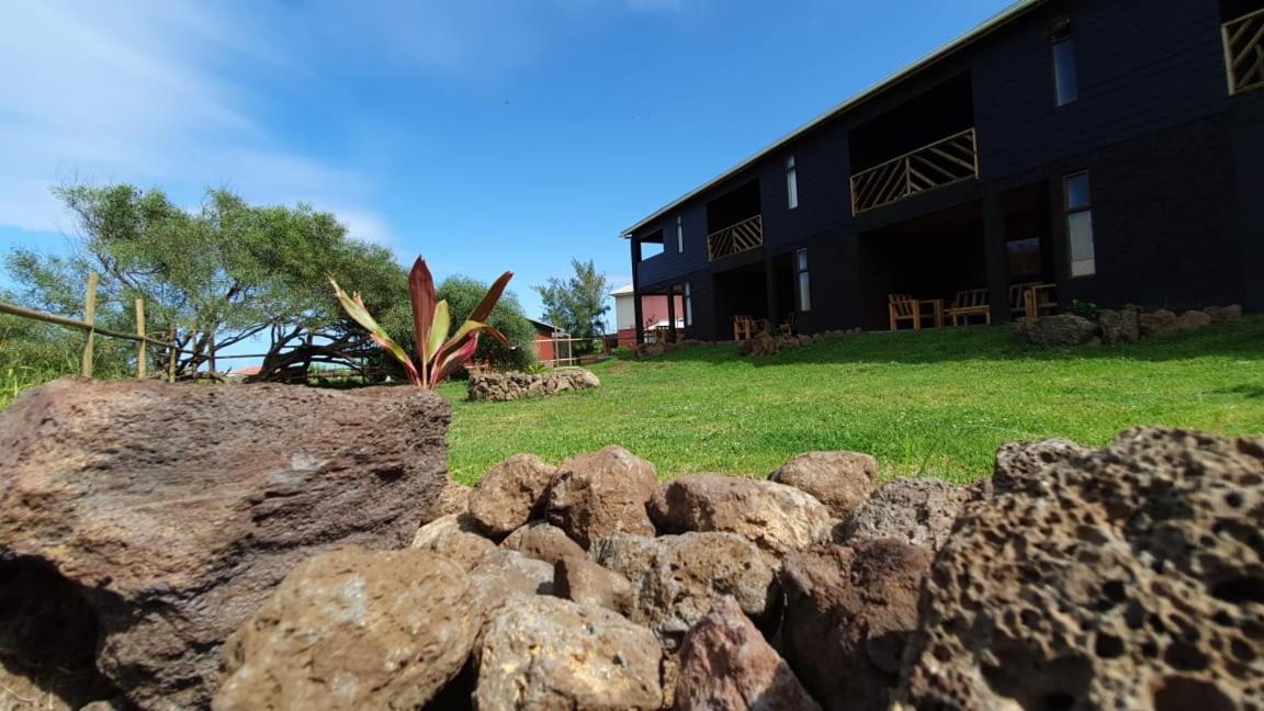 Apartamentos Tupuna Lodge Hanga Roa Esterno foto